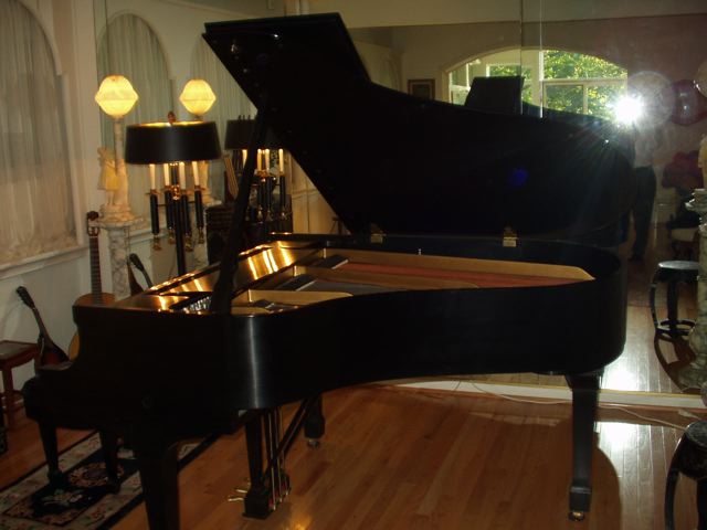 Piano Photo