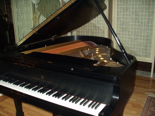 Piano Photo