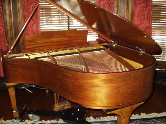 Piano Photo